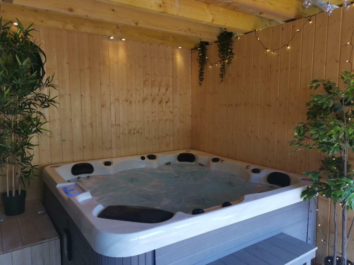 Domaine Lvd Avec Spa, Bois Et Riviere Privee La Bloutiere Exteriör bild